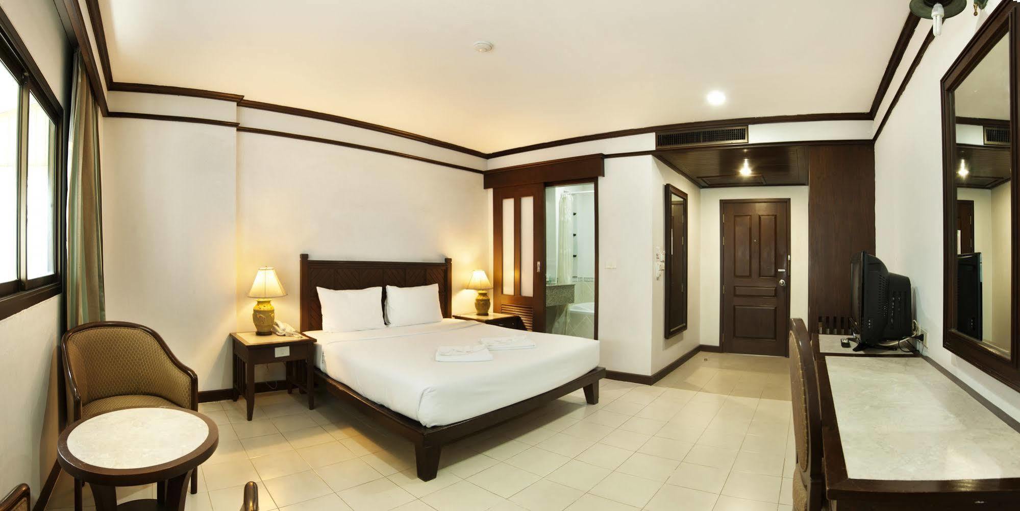 Hotel Rattana Mansion Phuket Exterior foto