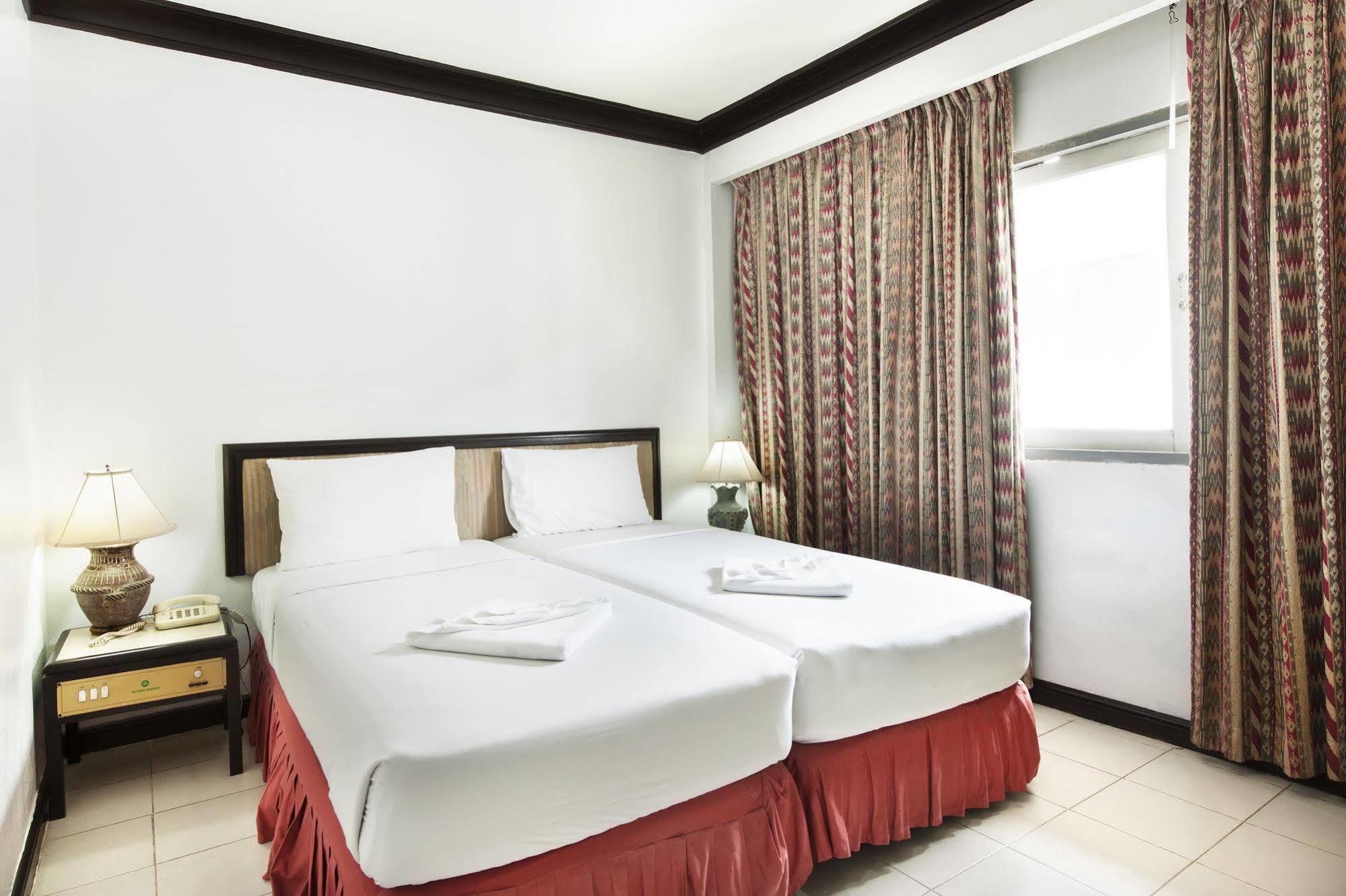 Hotel Rattana Mansion Phuket Exterior foto